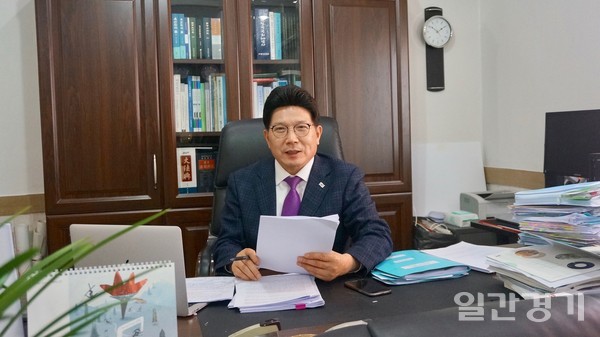 미래통합당 안산상록을 홍장표 예비후보는 25일 안산 선거사무실에서 공약을 발표했다. (사진=홍장표 예비후보)