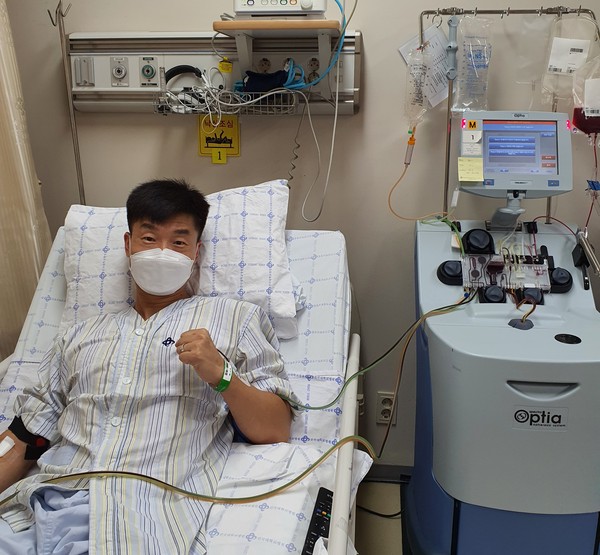 육군 8기계화보병사단에서 복무하고 있는 최연규 소령(40)은 25일 서울에 있는 한 종합병원에서 조혈모세포를 기증해 백혈병을 앓고 있는 어린 환자에게 새로운 희망을 선물했다. (사진=8사단)