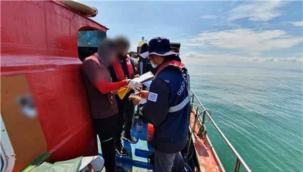 경기도특별사법경찰단이 바다 내 불법어업 행위에 대한 집중수사에 벌이고 있다. (사진=경기도)