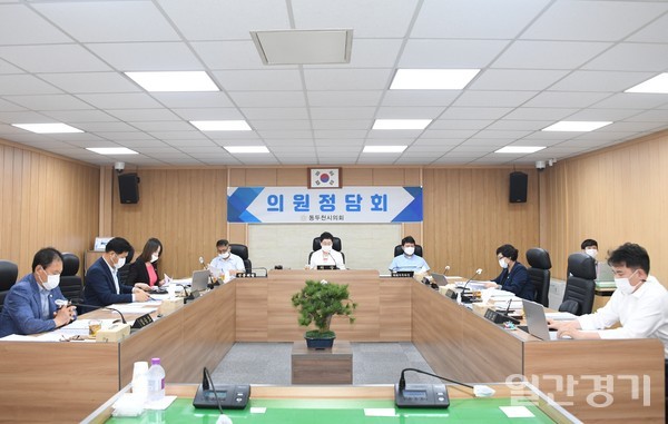 동두천시의회는 28일 ‘8월 중 의원정담회’를 개최했다. (사진=동두천시의회)
