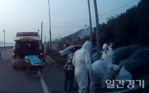 추석 연휴 첫날인 10월1일 인천에서 왕복 2차로 도로를 건너던 6살 어린이가 승합차에 치여 치료중 숨졌다. (사진=인천소방본부)