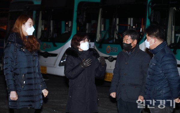 김보라 안성시장은 1월1일 백성운수 차고지를 방문했다. (사진=안성시)