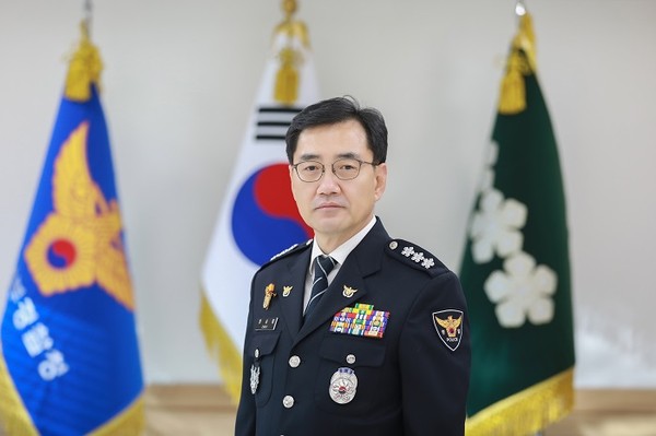  최승렬 제38대 경기남부경찰청장이 12월17일 취임했다. 최 청장은 이날 오후 5시 경기남부지역 경찰서장 등 지휘부 간담회를 화상으로 진행하며 향후 경기남부경찰청을 이끌고 나갈 치안방향을 제시했다. (사진=경기남부경찰청)