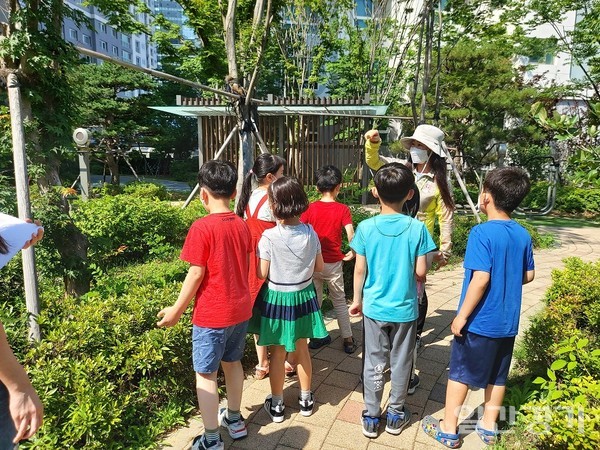 광명시써밋플레이스 다함께돌봄센터가 우수사례로 선정돼 보건복지부 장관상을 수상했다. (일간경기=광명시)