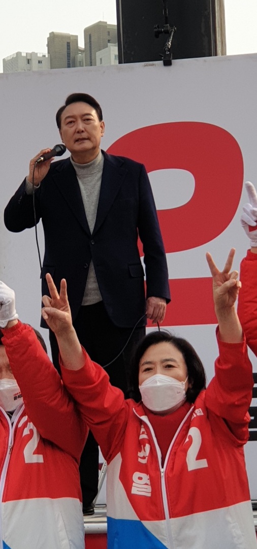 윤석열 국민의힘 대선 후보가 유세활동을 펼치고 있다.