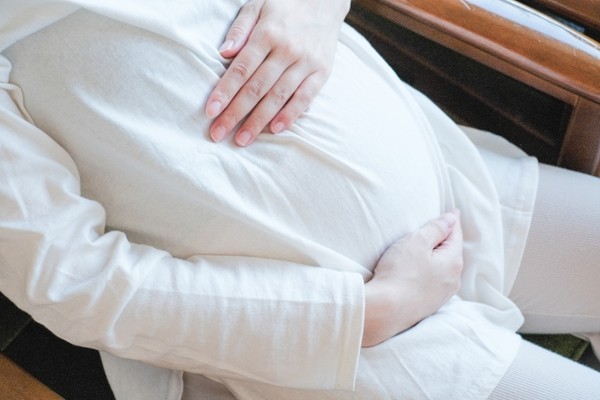 임신 초기에는 착상과 임신을 촉진하기 위해 호르몬인 ‘에스트로겐’과 ‘프로게스테론’의 급격한 증가가 일어난다. 이로 인해 졸음의 강도와 횟수가 늘어나 낮잠을 많이 자게 되고, 총 수면 시간이 증가한다. (사진=일간경기DB)