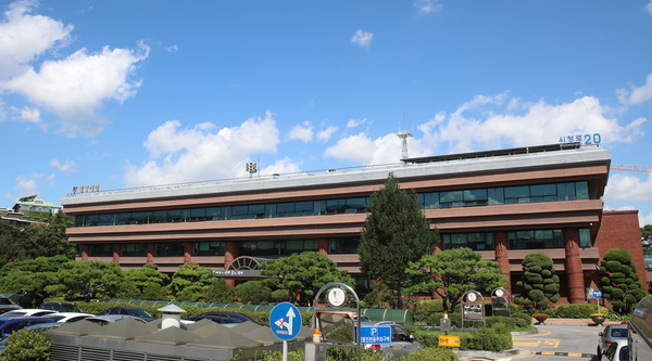 광명시는 지난해 6월부터 중단됐던 ‘법률홈닥터’ 사업을 재개하고, 찾아가는 무료 법률 복지서비스를 오는 18일부터 10시에서 오후 5시까지 사전 예약제로 운영한다. (사진=광명시)