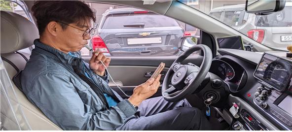 평택도시공사가 수탁 운영중인 평택시 교통약자이동지원센터는 운전원의 음주운전을 미연에 방지하기 위해 5월23일부터 스마트폰 앱을 통한 ‘비대면 음주측정 시스템’을 도입했다. (사진=평택도시공사)