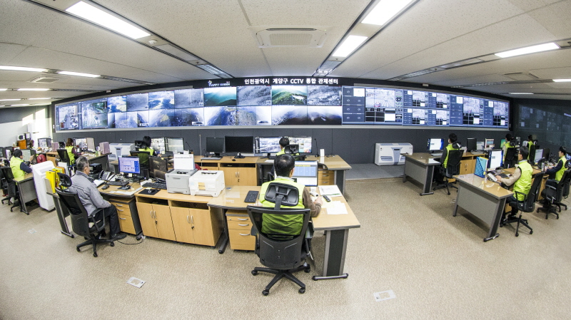 계양구가 인천시 최초 스마트시티 통합플랫폼 기반구축사업 최종 대상지로 선정됐다. 사진은 계양구 CCTV 통합관제실. 