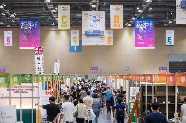 올해로 12회를 맞이하는 고양가구박람회에는 130여 개의 업체가 최신 트랜드를 반영한 200여 브랜드 가구상품 등을 전시ㆍ판매할 예정이다. (사진=고양시)