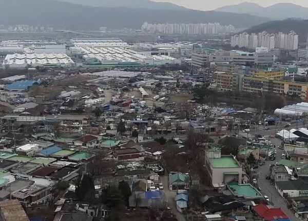 광명시가 7월13일부터 2주간 구름산지구 도시개발사업 지장물 등에 대한 3차 손실보상협의를 시작했다.&nbsp;이번 3차 보상협의가 완료되면 협의가 안 된 지장물 등에 대해서는 순차적으로 재결 신청을 통해 공탁 절차 등을 밟아 사업을 진행해 나갈 계획이다. 사진 광명 구름산 지구. (사진=김상민 기자)