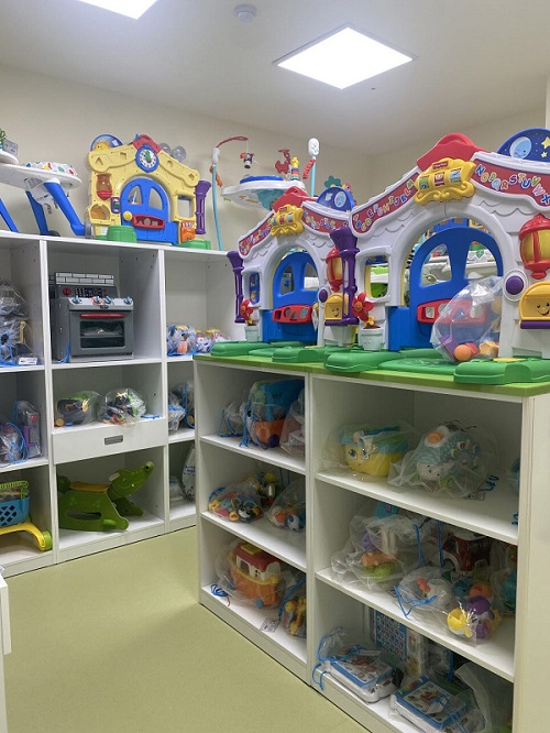 안성시는 안성시육아종합지원센터 1층 회의실에서 운영했던 장난감대여소를 지난 7월26일부터 공도읍행정복지센터 3층 소재 공공형실내놀이터 &lsquo;상상누리뜰&rsquo;로 이전해 운영하고 있다. (사진=안성시)