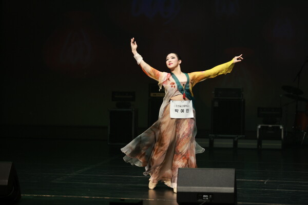 &lsquo;제30회 경기도청소년 종합예술제&rsquo;에 참가한 포천시 청소년 대표들이&nbsp;7개 종목에서 수상했다. 사진은 장려상을 받은&nbsp;한국무용 박예인. (사진=포천시)