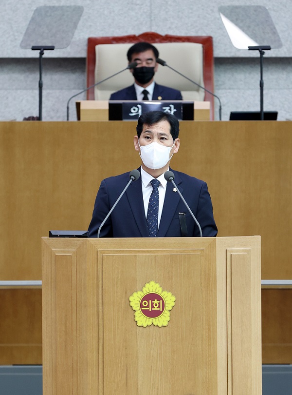 경기도의회 문화체육관광위원회 이영봉(민주당, 의정부2) 위원장이 11월1일 열린 경기도의회 제365 정례회 1차 본회의 5분자유발언에서 경기도의료원 의정부병원의 의정부 내 이전 및 신축의 조속한 추진을 제안했다. (사진=경기도의회)