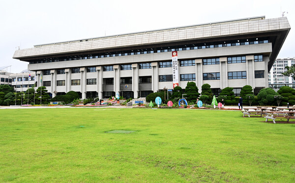 인천시는 11월2일 이행숙 문화복지정무부시장(&lsquo;정무부시장&rsquo;)이 국회를 방문했고, 같은 날 천준호 기획조정실장은 정부세종청사를 방문해 국비 반영 등을 건의하는 등 국비 확보에 주력하고 있다. (사진=인천시)