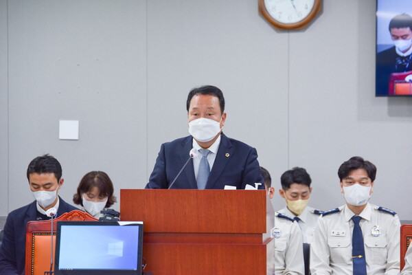 안계일(국민의힘, 성남7) 위원장이 대표 발의한 &lsquo;경기도 소방 법률지원단 구성 및 운영 조례안&rsquo;이 21일 제365회 정례회 안전행정위원회 상임위 심사를 통과했다. (사진=경기도의회)