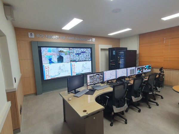 평택시는 12월9일 국가하천 내 수문 58개소에 대해 &lsquo;국가하천 스마트 홍수관리시스템&rsquo;을 구축해 홍수 발생 시 신속 대응 체계를 갖췄다. (사진=평택시)