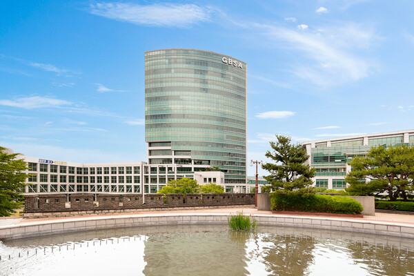 경기도경제과학진흥원(경과원)이 12월29일 &lsquo;장애인 의무고용 이행 우수 공공기관&rsquo;의 공로를 인정받아 경기도지사 표창을 수상했다고 밝혔다. (사진=경과원)