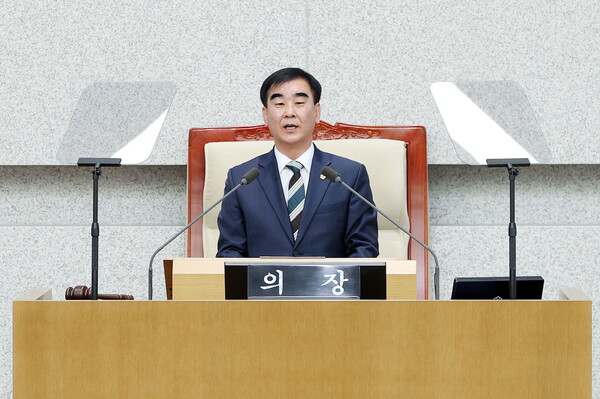 염종현 의장이 14일 열린 ‘제367회 임시회’에서 개회사를 하고 있다. (사진=경기도의회)
