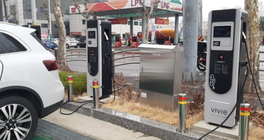 인천시는 3월31일 환경부의 &lsquo;2023년 지역별 무공해차 전환 브랜드사업&rsquo;에 7개가 선정돼 국비 161억원을 확보함에 따라 인천지역내 총 905기의 충전시설을 확충한다고 밝혔다. (사진=일간경기DB)&nbsp;