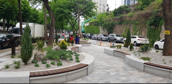 인천 남동구는 4월12일 지역주민의 여가 활용과 휴식공간 제공을 위해 구월2녹지에 &lsquo;팽나무 쉼터&rsquo;를 조성했다고 밝혔다. (사진=인천 남동구)