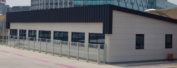 인천경제자유구역청은 운서역 공영주차장(5층) 신청사로 영종관리과 사무실을 이전, 5월30일부터 업무를 개시한다. (사진=인천경제청)
