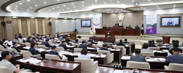 6월22일 제376회 정례회 제2차 본회의를 끝으로 15일간 진행한 시의회 정례회를 마무리 하고있다.(사진=수원시의회)