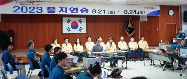 평택시의회는 지난 8월22일 평택경찰서 방문해 &lsquo;2023년 을지연습&rsquo; 훈련 상황을 점검하고 근무자들을 격려했다. (사진=평택기의회)