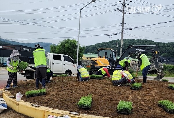 양주시는 시민들에게 일상 속 힐링 공간을 제공하기 위해 &lsquo;꽃다운 양주길&rsquo; 사업을 곳곳에서 추진하고 있다. (사진=양주시)