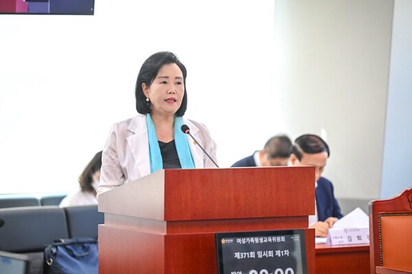 정윤경 경기도의회 의원이 발언하고 있다. (사진=경기도의회)