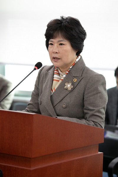 경기도의회 여성가족평생교육위원회는 12월18일 제372회 정례회 제5차 여성가족평생교육위원회를 개최해 서성란(국민의힘, 의왕2) 부위원장이 대표발의한 &lsquo;경기도 남성 육아휴직 장려 지원 조례안&rsquo; 을 수정의결했다. (사진=경기도의회)