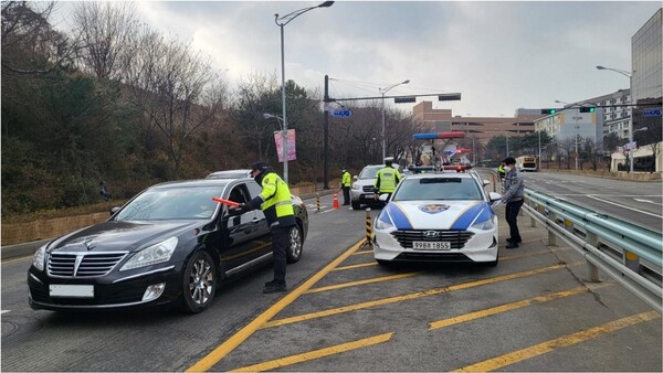 경기북부경찰청은 1월4일 식당가&middot;유흥가 주변과 고속도로 IC 등 주요 도로에서 일제 음주운전 단속을 벌여 총 3건을 적발했다고 밝혔다. (사진=경기북부경찰청)