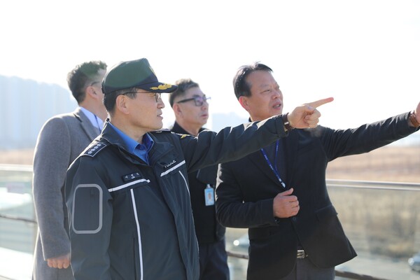 이천식 인천해양경찰서장은 1월16일 인천 연수구 인천항 국제여객터미널을 점검했다. (사진=인천해양경찰서)