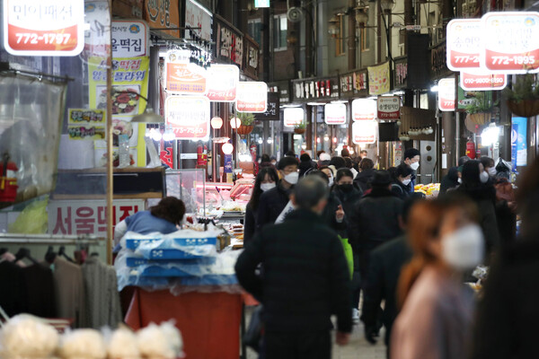 인천 동구 소재 대기업들이 전통시장에서 지난해 10억원이 넘는 식자재를 구입한 것으로 나타났다. (사진=인천 동구)