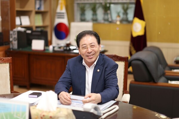강후공 인천 중구의회 의장은 인터뷰를 통해 새해설계를 전했다.