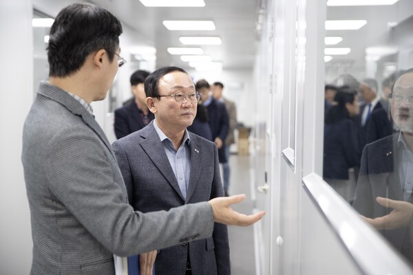 연천군은 2월20일 파주시에 소재한 건강기능식품 제조업체인 ㈜한미양행에서 김덕현 연천군수와 정명수 대표이사가 그린바이오 클러스터 조성에 대해 논의했다고 밝혔다. (사진=연천군)