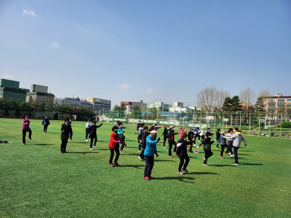 인천 계양구가 구민의 건강증진을 위해 오는 4월 3일부터 5월 31일까지 ‘바르게 걷기 교실’을 운영한다.(사진=인천 계양구)