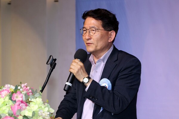 수원특례시의회 김기정 의장이 지난 4월3일 수원시 팔달구 호텔리츠에서 열린 수원시치어리딩협회 발대식에 참석했다. (사진=수원시의회)