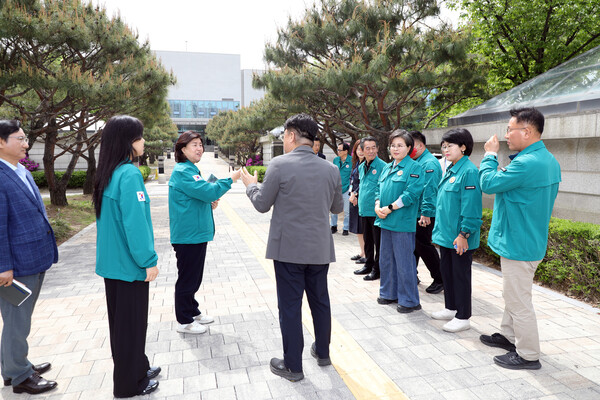 수원시의회 도시환경위원회가 제381회 임시회 기간 중인 4월26일 수원 연화장과 광교물순환센터를 방문했다. (사진=수원시의회)