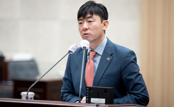 시정질문에 나선 신성영 인천시의회 의원.