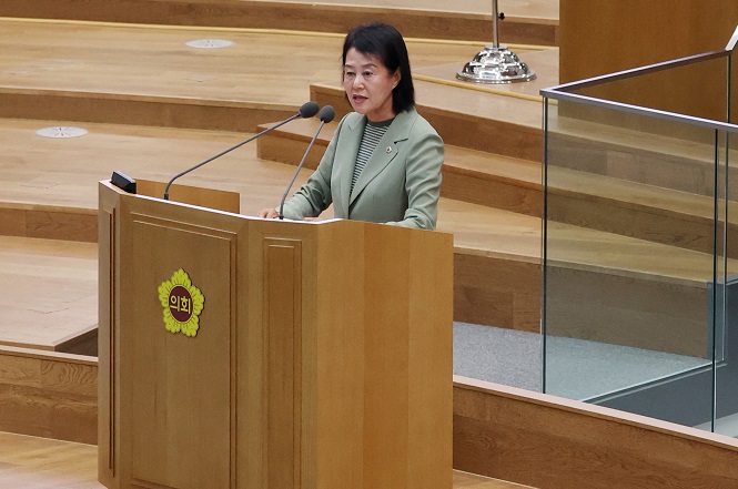 경기도의회 박명숙(국민의힘, 양평1) 의원은 6월12일, 경기도의회 제375회 정례회 2차 본회의에서 진행한 5분자유발언을 통해 다회용기의 사용 확대를 위해 경기도의 과감한 투자를 제안했다. (사진=경기도의회)