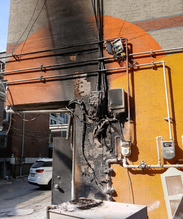 북수원시장 한 음식점에서 불이 났으나 주민자치회가 마련한 소화기로 빠르게 대처해 초기 진화됐다. (사진=수원시)