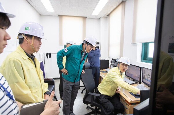 강범석 서구청장은 지난 26일 여름철 집중호우와 폭염 등 자연재난에 대비, 관련 현장을 방문 점검했다.(사진=서구)