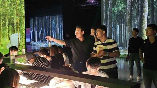 백영현 포천시장을 단장으로 기획예산과, 관광과, 산림공원과 포천문화관광재단 등으로 구성된 정책발굴단이 지난 7월8일부터 10일까지 제주도의 주요 관광시설과 제주시청을 찾아 관광 활성화 방안을 구상하고 교류 협력을 추진했다. (사진=포천시)