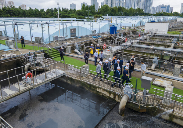 인천시의회 산업경제위원회 인천환경공단 현장 반문(사진=인천시의회)