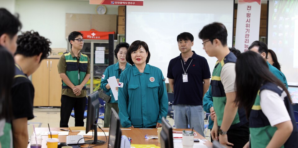 19일 연수구의회(의장 박현주)는 2024년 을지연습기간 첫 날 연수구을지연습장을 방문하여 훈련상황을 참관하고 훈련참가자들을 격려했다.(사진=인천 연수구의회)
