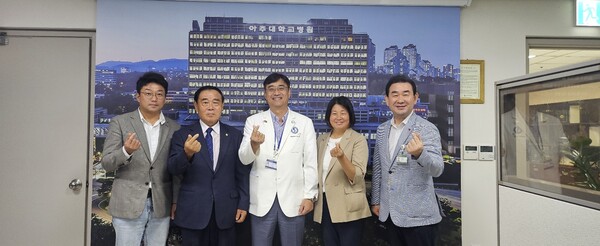 수원시의회 이재식 의장이 8월21일 수원 아주대의료원을 방문해 의회와 의료원 간 상호 협력에 관한 사항을 논의했다. (사진=수원시의회)