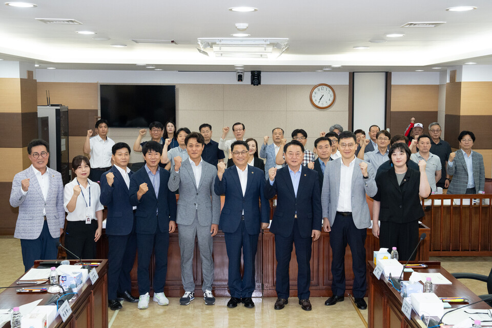  인천시의회가 조찬 시간을 이용해 노후 재개발정비사업 방향을 논의했다. (사진=인천시의회)