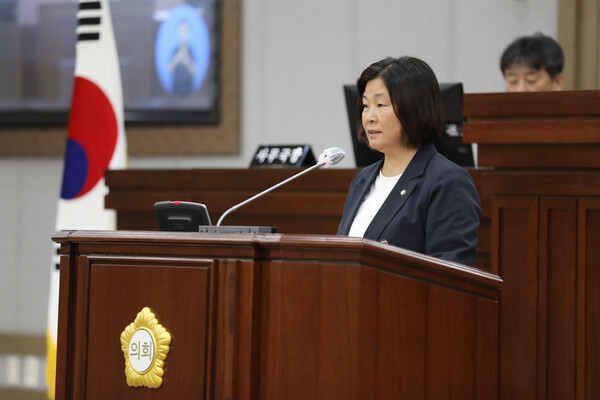 장정희 수원시의회 의원이 9월6일 제385회 임시회 제2차 본회의에서 5분 발언을 하고 있다. (사진=수원시의회)