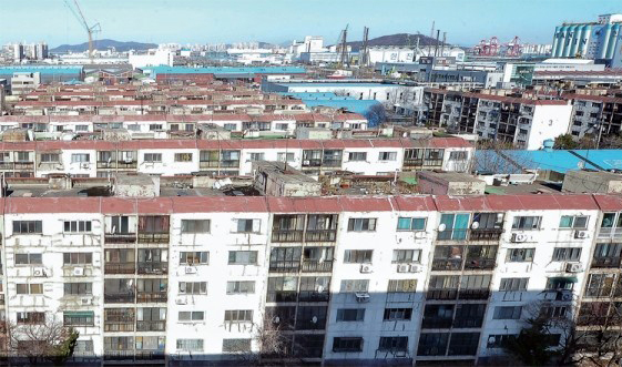 항운‧연안아파트 이주사업이 국민권익위원회의 조정 합의에 따라 소음과 분진에 시달리던 주민들에 이주 길이 열렸다.(사진=인천시)